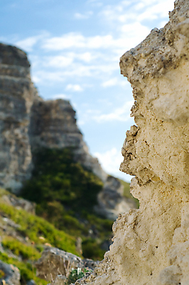 포토 JPG 해외이미지 구름 자연 하늘 산 건조 풍경 사람없음 야외 초록색 여름 파란색 골짜기 절벽 황무지 큼 부식 사암 내추럴 옛날 웅장함 지질학 해외202004 해외포토 자연요소 계절 교육 컬러 돌_바위 크기 생태계 파일형식 이미지허브
