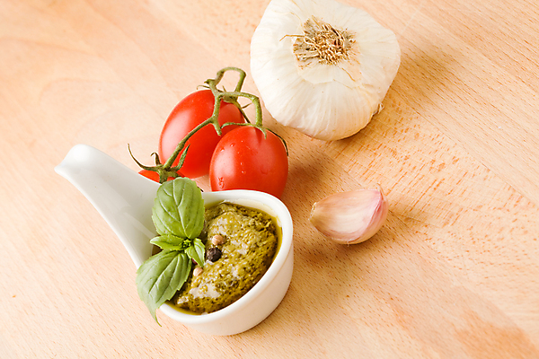 포토 JPG 해외이미지 잎 토마토 콩 마늘 요리 사람없음 항아리 사발 준비 성분 바질 해외202004 해외포토 식물 채소 곡류 도자기 사기그릇 파일형식 이미지허브