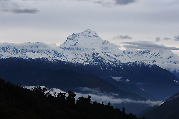 포토 JPG 해외이미지 구름 백그라운드 자연 하늘 날씨 산 풍경 사람없음 야외 여름 파란색 빛 햇빛 환경 흰색 분위기 장면 네팔 천국 내추럴 해외202004 해외포토 자연요소 계절 아시아 컬러 컨셉 태양 생태계 파일형식 이미지허브