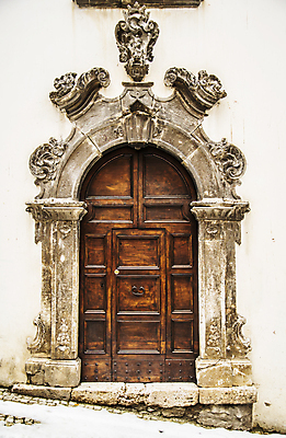 포토 JPG 해외이미지 외관 유럽 벽 건축양식 출입구 주택 사람없음 야외 건물 목재 문 이탈리아 수확 입장 묘사 아치 대문 옛날 스타일 해외202004 해외포토 나무 건축물 건축 나라 농업 재료 파일형식 이미지허브