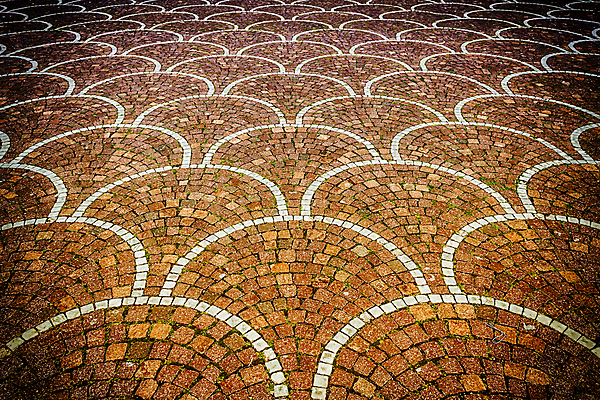 포토 JPG 해외이미지 전통 외관 도로 백그라운드 패턴 포장 건축양식 표면 거리 바닥 사람없음 야외 갈색 이탈리아 블록 회색 조약돌 바위 도시 로마 큐브 질감 정사각형 모자이크 타운 땅바닥 해외202004 해외포토 도형 건축 유럽 길 컬러 무늬 교통시설 돌_바위 파일형식 이미지허브