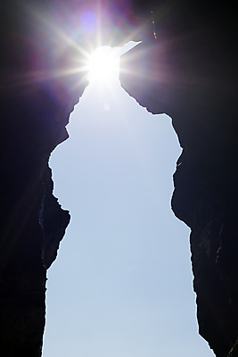 포토 JPG 해외이미지 바다 백그라운드 자연 하늘 불꽃 출입구 실내 사람없음 야외 파란색 빛 햇빛 태양 평화 우주 어둠 침묵 구멍 동굴 부식 아치 날카로움 아일랜드 내추럴 깊이 지질학 해외202004 해외포토 자연요소 교육 유럽 컬러 컨셉 불 내부 소리 생태계 파일형식 이미지허브