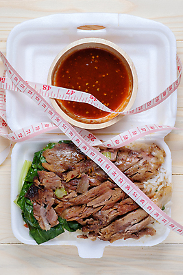 포토 JPG 해외이미지 접시 아시아 음식 백그라운드 채소 재료 태국 탁자 밥 건강 육류 돼지고기 동양인 사람없음 목재 상자 갈색 주방 식당 식사 저녁식사 중국 거품 에너지 흰색 맛 먹기 허리 측정 점심식사 해외202004 해외포토 나무 식기 나라 컬러 가구 컨셉 식재료 모션 인종 신체부위 상점 파일형식 이미지허브