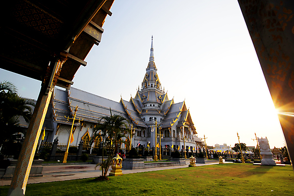 포토 JPG 해외이미지 구름 건축물 아시아 전통문화 조각 여행 고건축 불교 태국 자연 풍경 사람없음 건물 관광지 조각상 탑 동남아시아 사찰 영혼 고급 큼 수도원 기념물 귀족 랜드마크 명승지 사리탑 옛날 파멸 해외202004 해외포토 자연요소 전통 건축 나라 종교 문화 컨셉 종교건축 조형물 크기 생태계 파일형식 소멸 이미지허브