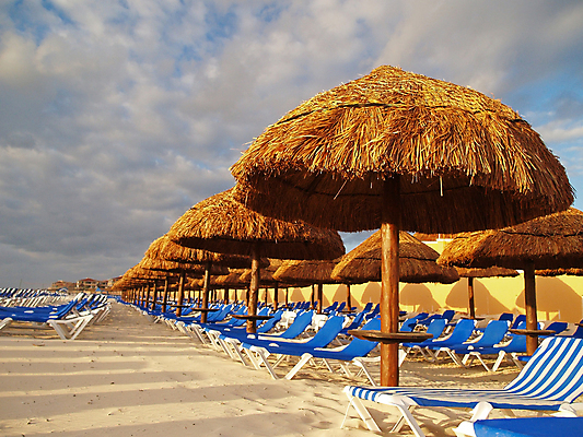 포토 JPG 해외이미지 구름 별 음식 모래 겨울 의자 우산 가족 하늘 휴가 휴식 멕시코 사람없음 옆모습 빛 태양 노란색 평화 일출 맑음 수영 궁전 신혼여행 인사 시간 뜨거움 고급 선탠 휴양지 엽서 구성 칸쿤 파라다이스 스타일 해외202004 해외포토 자연요소 계절 뷰포인트 컬러 가구 결혼 컨셉 고건축 북아메리카 관계 날씨 노을 장소 수상스포츠 예절 편지 파일형식 이미지허브