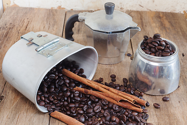 포토 JPG 해외이미지 커피 음료 불 불꽃 콩 요리 사람없음 물 주방 이탈리아 오픈 뜨거움 냄비 수증기 난로 가스 에스프레소 나폴리 압력 해외202004 해외포토 자연요소 유럽 곡류 솥 난방기 파일형식 이미지허브