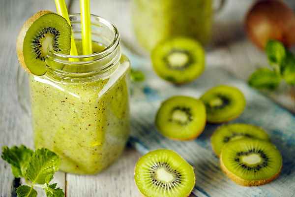 포토 JPG 해외이미지 음료 백그라운드 과일 유리 탁자 건강 키위 사람없음 목재 초록색 주스 에너지 추위 신선 항아리 선택 상쾌 유기농 날것 밀짚 스무디 무알코올 해외202004 해외포토 나무 웰빙 감정 컬러 가구 컨셉 재료 재질 도자기 짚 파일형식 이미지허브