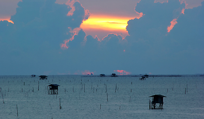 포토 JPG 해외이미지 구름 모래 바다 여행 백그라운드 자연 벽지 하늘 아침 휴가 휴식 풍경 사람없음 야외 물 여름 파란색 햇빛 태양 평화 일출 환경 일몰 안개 신선 뜨거움 휴양지 천국 오존 파라다이스 해외202004 해외포토 주간 자연요소 계절 컬러 컨셉 날씨 노을 장소 생태계 파일형식 이미지허브
