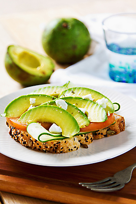 포토 JPG 해외이미지 빵 잎 다이어트 호박 오이 치즈 샌드위치 건강 요리 씨앗 사람없음 초록색 빛 소풍 신선 아보카도 해외202004 해외포토 식물 음식 컬러 채소 과일 유제품 야외활동 파일형식 이미지허브