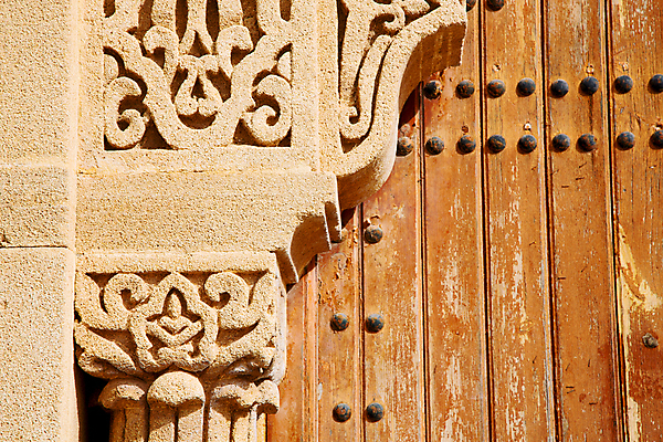 포토 JPG 해외이미지 종교 선 벽 백그라운드 패턴 건축양식 창문 아프리카 열쇠 추상 안전 사람없음 건물 목재 문 검은색 흰색 구멍 역사 재산 이슬람교 타일 아치 질감 보안 모자이크 신성 모로코 대칭 메디나 석고 안뜰 옛날 해외202004 해외포토 나무 건축물 건축 나라 컬러 무늬 재료 금융 파일형식 이미지허브