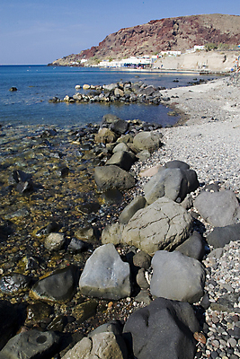 포토 JPG 해외이미지 바다 섬 여행 자연 하늘 휴가 휴식 풍경 사람없음 야외 물 여름 파란색 관광지 태양 흰색 뜨거움 투명 지중해 그리스 화산 암초 타운 산토리니 이국적 해외202004 해외포토 자연요소 계절 유럽 컬러 컨셉 산 도시 생태계 파일형식 이미지허브