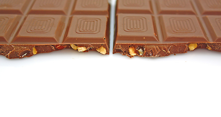 포토 JPG 해외이미지 음식 조각 백그라운드 다이어트 디저트 건강 사탕 사람없음 갈색 쌓기 탑 초콜릿 검은색 식사 어둠 카페 우유 에너지 견과류 흰색 바 달콤 맛 유혹 설탕 먹기 향 칼로리 판 코코아 고립 깨짐 식욕 식용 해로움 개암 해외202004 해외포토 건축물 열매 음료 컬러 컨셉 모션 유제품 상점 파일형식 이미지허브