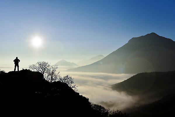 포토 JPG 해외이미지 라이프스타일 행복 실루엣 요가 성공 출입구 관리 이야기 사람없음 태양 평화 우주 일출 등산 하이킹 자유 안개 기도 정상 위험 결심 즐거움 싱글 테라피 안녕 뿌연 인내 절정 특별함 혼자 해외202004 해외포토 자연요소 웰빙 감정 컨셉 레저 날씨 촬영기법 생활 뷰티 노을 트래킹 인사 파일형식 이미지허브