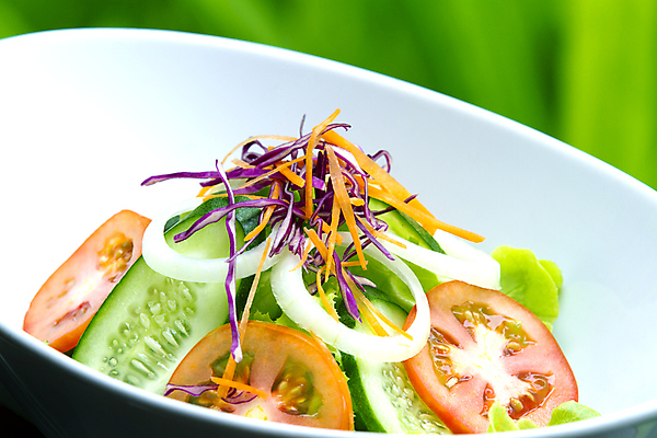 포토 JPG 해외이미지 접시 음식 잎 토마토 채소 재료 오이 건강 사람없음 빨간색 식사 저녁식사 샐러드 신선 사발 붓기 맛 아침식사 상추 오브젝트 올리브 날것 후추 건강식 점심식사 채식주의자 해외202004 해외포토 식물 식기 열매 컬러 컨셉 모션 사기그릇 향신료 채식 파일형식 이미지허브