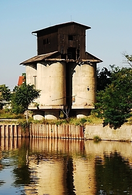 포토 JPG 해외이미지 나무 산업 사람없음 물 일몰 도시 조선소 포트 해외202004 해외포토 자연요소 식물 노을 파일형식 이미지허브