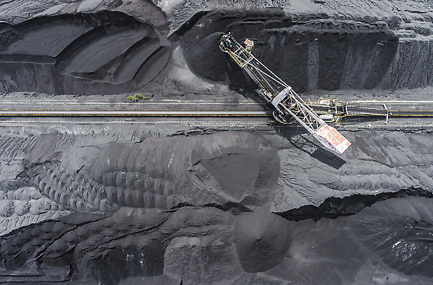 포토 JPG 해외이미지 산업 지구 모래 자연 표면 풍경 사람없음 갈색 환경 기계 흙 바위 침대 작업 오픈 자르기 굴착기 날것 먼지 점토 지역 자원 폴란드 배수구 찌그러짐 드론 로딩 벌목 석탄 착취 추출 커터 해외202004 해외포토 유럽 컬러 가구 컨셉 모션 돌_바위 중장비 생태계 파일형식 이미지허브