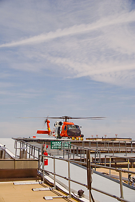 포토 JPG 해외이미지 무기 여행 교통시설 하늘 경비 사람없음 비행 긴급 도움 칼날 구출 헬리콥터 보호 위험 항공 서비스 검색 군용 프로펠러 보안 이륙 대피 순찰 착륙 헬프 해외202004 해외포토 교통 컨셉 비행기 군대 안전 시설 파일형식 이미지허브