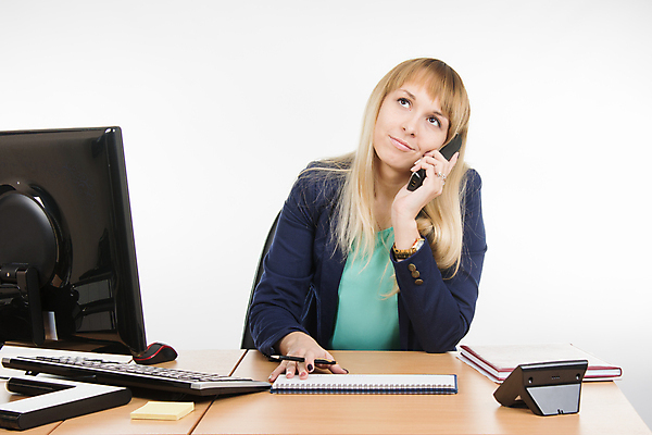 포토 JPG 해외이미지 응시 유럽 종이 비즈니스 피곤 대화 한명 스마트폰 금발 사무실 스크린 모니터 정보 분노 기록 비즈니스우먼 날짜 자르기 종업원 스마트 책상 경영자 리더 부름 비서 책임자 나쁜 고립 장교 정부 조언 해외202004 해외포토 직업 1 헤어스타일 시선 여자 감정 나라 가구 컨셉 모션 말하기 사람 핸드폰 스마트기기 컴퓨터 직장인 파일형식 이미지허브