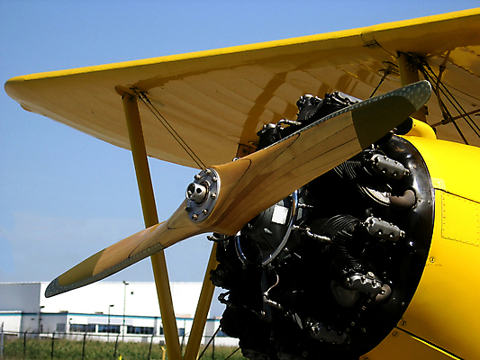 포토 JPG 해외이미지 무기 신체 날개 하늘 비행기 안전 사람없음 목재 견과류 덮개 나사 공항 항공 군용 프로펠러 볼트 엔진 헛간 격납고 대패 철강 해외202004 해외포토 나무 재료 항공교통 교통시설 대중교통 군대 뚜껑 공구 저장고 파일형식 이미지허브