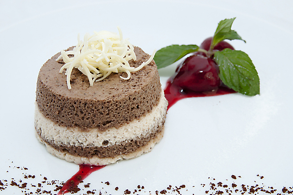 포토 JPG 해외이미지 접시 음식 포크 과일 재료 부분 디저트 사탕 사람없음 빨간색 여름 케이크 식당 초콜릿 식사 희망 빵집 사막 달콤 맛 떨어짐 작음 설탕 굽기 크림 시럽 페스츄리 해외202004 해외포토 식기 계절 감정 빵 컬러 컨셉 상점 크기 구이 파일형식 이미지허브