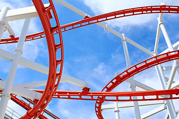 포토 JPG 해외이미지 공원 행복 놀이 하늘 휴가 웃음 사람없음 여름 파란색 축제 기쁨 고리 승차 속도 그네 흥분 롤러 비명 해외202004 해외포토 계절 공공시설 감정 컬러 모션 표정 파일형식 이미지허브