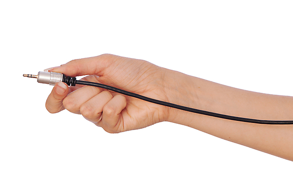 포토 JPG 해외이미지 손 선 음악 백그라운드 통신 부분 손가락 사람 사람없음 전자제품 금속 힘 소리 장비 흰색 잡기 네트워크 플러그 코드 연결 접속 오브젝트 라디오 오디오 보여주기 잭 스테레오 입력 철강 공급 해외202004 해외포토 컬러 모션 재질 문화예술 신체부위 파일형식 이미지허브