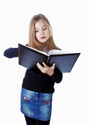 포토 JPG 해외이미지 백인 1 학생 여학생 교육 행복 어린이 컨셉 유니폼 비즈니스 학교 친절 한명 서기 미소 사람 책 스터디 공백 흰색 잡기 신학기 폴더 고립 지능 해외202004 해외포토 서양인 옷 여자 감정 컬러 모션 표정 학습 파일 파일형식 이미지허브