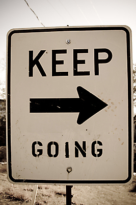 포토 JPG 해외이미지 도로 백그라운드 컨셉 무늬 비즈니스 교통시설 모션 추상 경고 안전 사람없음 야외 운전 금지 도시 주차 방향 심볼 사인 예방 신호 규칙 공지사항 진행 규정 방법 전진 직진 해외202004 해외포토 길 교통 시설 파일형식 이미지허브