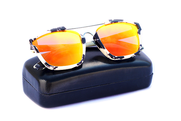 포토 JPG 해외이미지 디자인 응시 안경 백그라운드 오렌지 유리 프레임 사람없음 빨간색 여름 빛 상자 선글라스 햇빛 태양 반사 유행 맑음 검은색 수확 흰색 우아함 보호 시원함 플라스틱 오브젝트 복고 시력 비전 고립 특별함 스타일 해외202004 해외포토 자연요소 시선 잡화 계절 컬러 컨셉 농업 과일 재질 날씨 파일형식 이미지허브