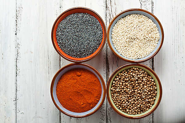 포토 JPG 해외이미지 음식 백그라운드 재료 파프리카 요리 씨앗 동양인 사람없음 양념 사발 고수 인도인 소금 먼지 깨 향 후추 땅바닥 시나몬 오레가노 해외202004 해외포토 외국인 식물 채소 식재료 바닥 인종 조미료 사기그릇 향신료 파일형식 이미지허브