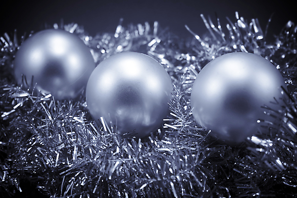 포토 JPG 해외이미지 크리스마스장식 크리스마스 실내 사람없음 파란색 장식볼 오브젝트 오너먼트 해외202004 해외포토 기념일 컬러 내부 장식 파일형식 이미지허브