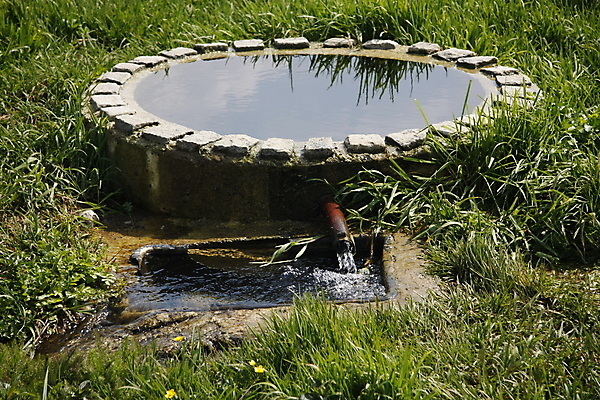 포토 JPG 해외이미지 웰빙 건강 사람없음 물 침묵 고요 봄 젖음 흐름 저수지 신선 개울 분수 심플 부활 해외202004 해외포토 자연요소 계절 컨셉 강 소리 파일형식 이미지허브