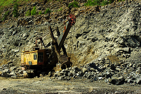 포토 JPG 해외이미지 산업 지구 모래 자연 씨앗 사람없음 초록색 금속 바위 오픈 재산 위험 큼 광석 버리기 발굴 날것 연료 짐차 자원 흙더미 광부 그만 지질학 채석 해외202004 해외포토 식물 직업 교육 컬러 컨셉 모션 자동차 재질 금융 흙 돌_바위 크기 생태계 파일형식 더미 이미지허브