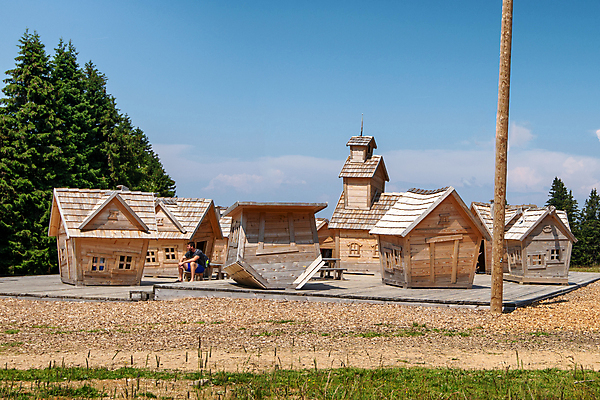 포토 JPG 해외이미지 나무 백인 디자인 여자 남자 행복 종이 어린이 백그라운드 학교 가족 자연 하늘 휴가 새로움 주택 선물 사랑 사람 소년 사람없음 야외 내부 건물 장식 빨간색 초록색 마을 기쁨 흰색 축하 아빠 놀이터 해외202004 해외포토 서양인 식물 건축물 교육 감정 컬러 컨셉 관계 놀이 생태계 파일형식 이미지허브