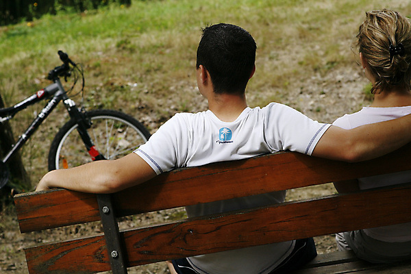 포토 JPG 해외이미지 여자 남자 스포츠 가족 자연 산 사랑 풍경 경사 성인 사람없음 야외 사이클링 산악자전거 해외202004 해외포토 감정 관계 사람 자전거 육상스포츠 생태계 파일형식 이미지허브