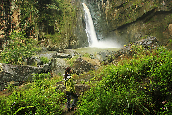 포토 JPG 해외이미지 공원 섬 여행 자연 휴식 산 한명 사람 풍경 야외 물 수영 폭포 흐름 가을 축하 숲 작음 눈금 공화국 쥬라기 해외202004 해외포토 자연요소 1 계절 공공시설 나라 컨셉 수상스포츠 크기 생태계 파일형식 이미지허브
