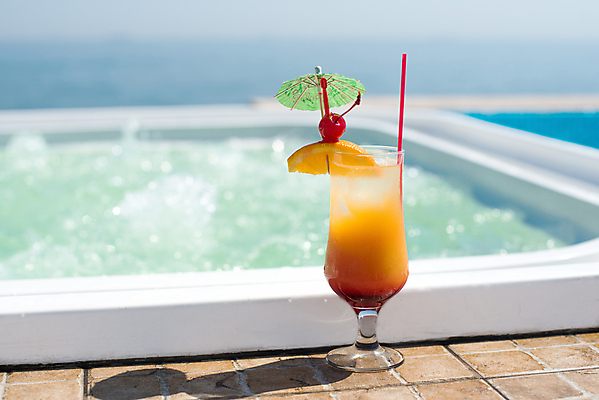 포토 JPG 해외이미지 음료 음식 조각 여행 백그라운드 휴가 휴식 수영장 근접촬영 사람없음 야외 물 노란색 수영 주스 알코올 칵테일 휴양지 해외202004 해외포토 자연요소 뷰포인트 컬러 컨셉 주류 장소 수상스포츠 파일형식 이미지허브