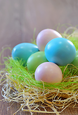 포토 JPG 해외이미지 전통 디자인 계절 분홍색 컨셉 오렌지 휴가 부활절 이벤트 사람없음 목재 장식 초록색 파란색 컬러풀 노란색 축제 봄 나뭇가지 축하 판넬 그리기 둥지 심볼 염색 삶기 터키석 해외202004 해외포토 나무 기념일 컬러 과일 재료 모션 보석 파일형식 이미지허브