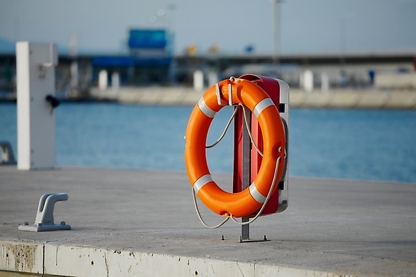 포토 JPG 해외이미지 바다 여행 오렌지 경비 안전 사람없음 물 여름 항구 수영 장비 벨트 긴급 반지 만 도움 구출 사건 오브젝트 보안 포트 고무 부표 보험 sos 구명용품 안전요원 콘크리트 헬프 생존 해외202004 해외포토 자연요소 잡화 계절 컨셉 과일 장신구 교통시설 수상스포츠 보호 안전장비 구조요청 파일형식 이미지허브