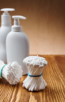 포토 JPG 해외이미지 사람없음 세트 위생용품 갈색 흰색 플라스틱 다발 오브젝트 피부관리 플라스틱병 해외202004 해외포토 컬러 생활용품 재질 뷰티 병_담는 파일형식 이미지허브