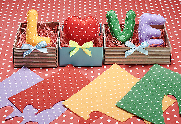 포토 JPG 해외이미지 커플 결혼 백그라운드 가족 결혼식 휴가 발렌타인데이 선물 사랑 사람없음 장식 빨간색 단어 상자 컬러풀 수확 하트 인사 신용카드 복고 2월 강렬 특별함 펠트 핸드메이드 카피스페이스 해외202004 해외포토 모양 문자 감정 컬러 컨셉 농업 관계 데이이벤트 이벤트 금융 공백 예절 날짜 파일형식 천_직물 이미지허브