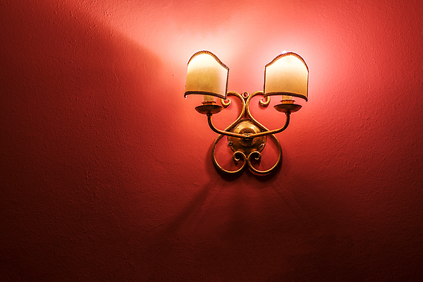 포토 JPG 해외이미지 디자인 벽 백그라운드 오렌지 전구 건축양식 유리 벽지 호텔 휴식 조명 주택 함께함 실내 그림자 서기 경사 사람없음 내부 빨간색 빛 반사 노란색 검은색 어둠 침묵 침실 방 수확 광선 등불 램프 분위기 야간 편안함 그늘 복고 부드러움 리빙 옛날 해외202004 해외포토 자연요소 건축 컬러 컨셉 농업 과일 모션 재질 숙소 건물 소리 감각 파일형식 이미지허브