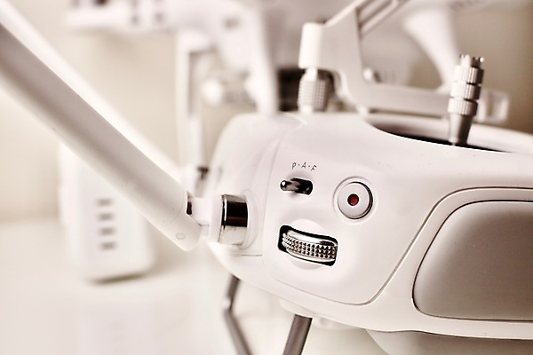 포토 JPG 해외이미지 부분 안테나 사람없음 세트 네비게이션 GPS 관리자 드론 해외202004 해외포토 통신 파일형식 이미지허브