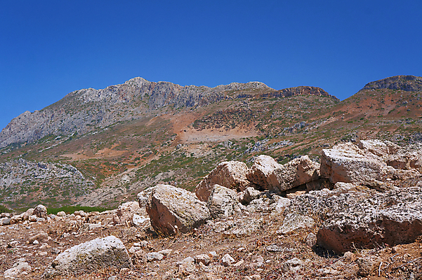 포토 JPG 해외이미지 나무 식물 유럽 종교 벽 섬 자연 하늘 산 풍경 경사 사람없음 바위 지중해 그리스 절정 파멸 해외202004 해외포토 나라 바다 컨셉 돌_바위 생태계 파일형식 소멸 이미지허브