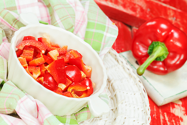 포토 JPG 해외이미지 음식 조각 백그라운드 농업 다이어트 채소 재료 고추 탁자 파프리카 건강 요리 사람없음 빨간색 초록색 빛 주방 젖음 종 흰색 물방울 신선 달콤 자르기 먹기 오브젝트 싱글 유기농 날것 후추 내추럴 불가리아 숙성 채식주의자 해외202004 해외포토 웰빙 산업 컬러 가구 모션 맛 향신료 채식 파일형식 남유럽 이미지허브