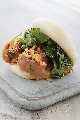 포토 JPG 해외이미지 음식 새우 샌드위치 종류 사람없음 식사 저녁식사 치킨 선택 카나페 매움 깨 점심식사 해외202004 해외포토 컨셉 식재료 서양음식 갑각류 조미료 맛 닭고기요리 파일형식 이미지허브