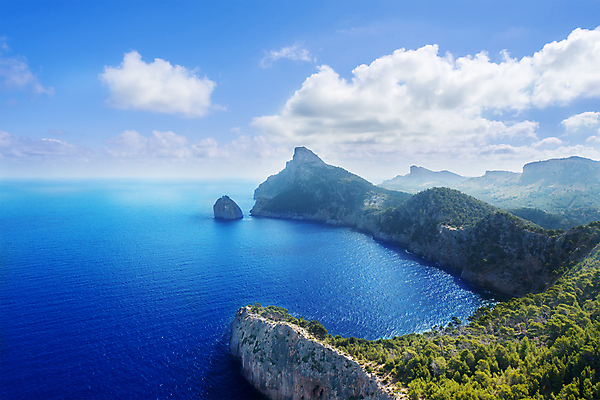 포토 JPG 해외이미지 나무 구름 바다 섬 여행 자연 하늘 휴가 산 풍경 사람없음 야외 초록색 물 여름 파란색 태양 평화 스페인 망토 지중해 부식 스페인어 해외202004 해외포토 자연요소 식물 계절 유럽 컬러 컨셉 생태계 파일형식 이미지허브