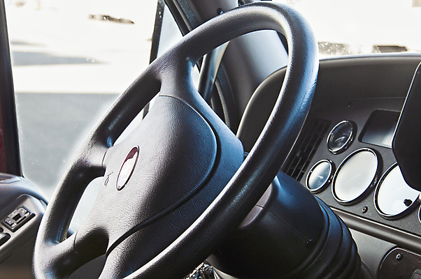 포토 JPG 해외이미지 창문 교통시설 사람없음 내부 가로 달리기 사진촬영 도구 바퀴 닫기 큼 택시 짐차 계기판 조종장치 해외202004 해외포토 교통 모션 승용차 자동차 촬영 장비 크기 시설 파일형식 이미지허브