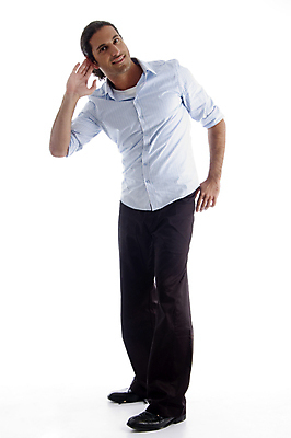 포토 JPG 해외이미지 백인 모델 옷 남자 포즈 컨셉 셔츠 친절 실내 한명 20대 성인 세로 청춘 듣기 흰색 집중 청각 고립 해외202004 해외포토 서양인 1 컬러 상의 모션 사람 청년 내부 파일형식 이미지허브