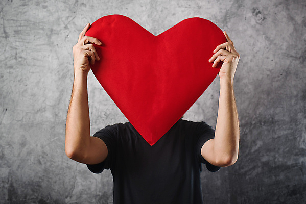 포토 JPG 해외이미지 디자인 감정 컨셉 휴가 발렌타인데이 사랑 미술 한명 빨간색 하트 인사 신용카드 심볼 오브젝트 특별함 핸드메이드 해외202004 해외포토 모양 1 컬러 데이이벤트 문화예술 사람 금융 예절 파일형식 이미지허브